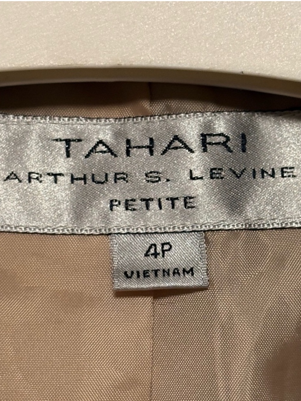 Tahari Arthur S. Levine Belted Blazer Tortoise Buttons Sz 4P - Picture 9 of 16
